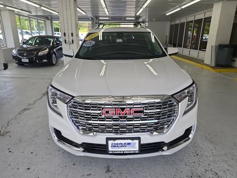 Used 2023 GMC Terrain Denali w/ Denali Premium Package AWD/4WD image 8