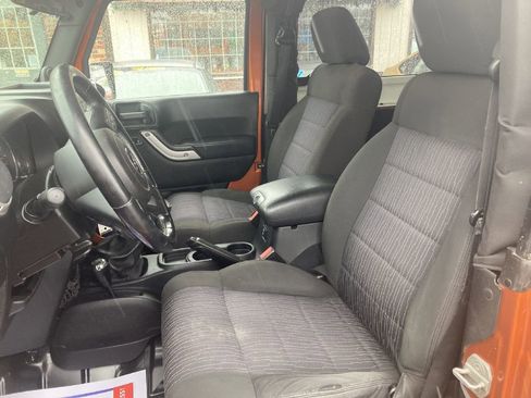 Used 2011 Jeep Wrangler Sahara w/ Dual Top Group AWD/4WD image 8