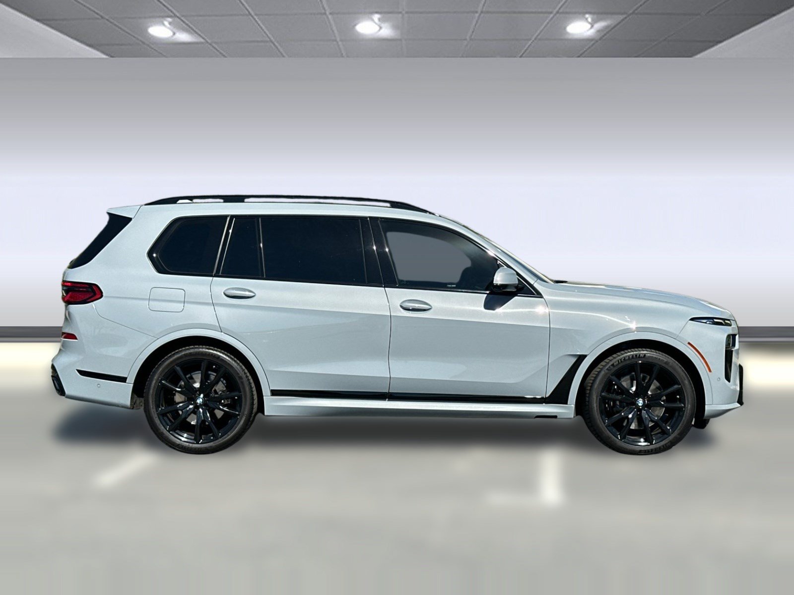 Used 2024 BMW X7 xDrive40i w/ M Sport Package AWD/4WD image 8