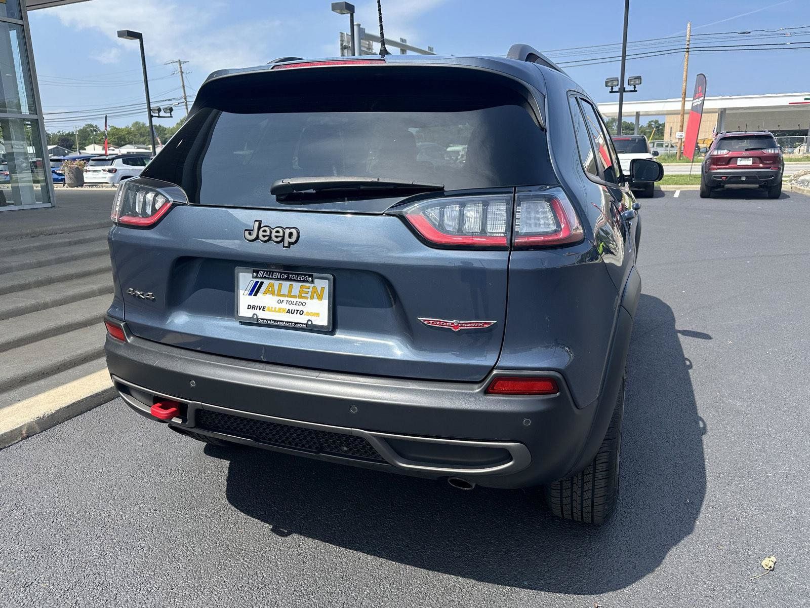Used 2019 Jeep Cherokee Trailhawk w/ Comfort/Convenience Group AWD/4WD image 12