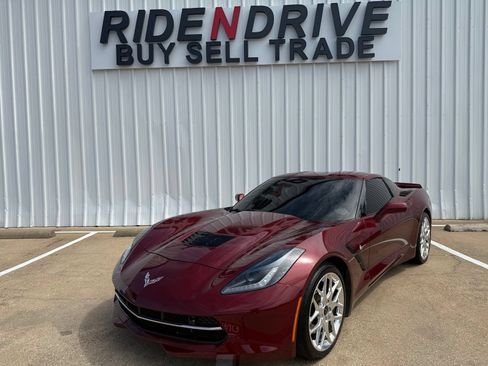 Used 2017 Chevrolet Corvette Stingray Coupe RWD image 4