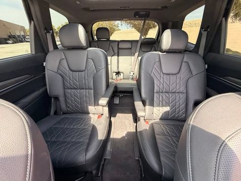 Used 2025 Kia Telluride SX X-Line AWD/4WD image 16