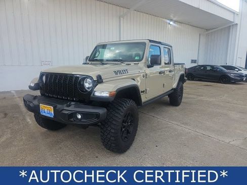 Used 2022 Jeep Gladiator Sport AWD/4WD image 2