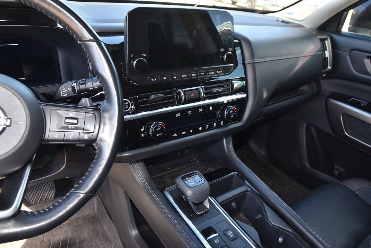 Used 2022 Nissan Pathfinder Platinum w/ Lighting Package (N93) AWD/4WD image 9