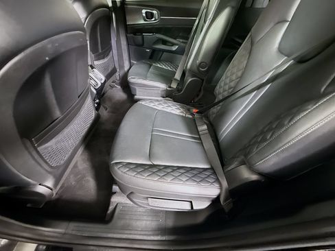 Certified 2023 Kia Sorento SX AWD/4WD image 31
