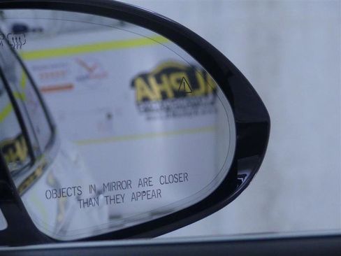 Used 2023 Genesis GV70 2.5T w/ Advanced Package image 33