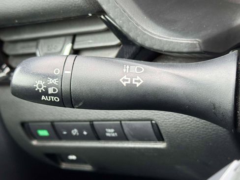 Used 2024 Nissan Sentra SV image 19