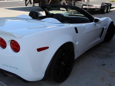 Used 2013 Chevrolet Corvette 427 w/ 1SC Preferred Equipment Group RWD image 11