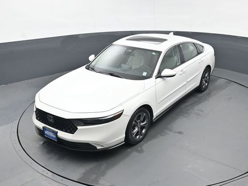 Used 2023 Honda Accord EX image 38