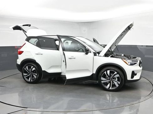 New 2026 Volvo XC40 B5 Plus w/ Climate Package AWD/4WD image 52