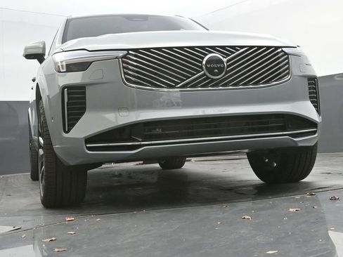 New 2026 Volvo XC90 B6 Plus w/ Protection Package Premier image 23