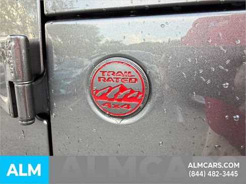 Used 2025 Jeep Gladiator Rubicon AWD/4WD image 5