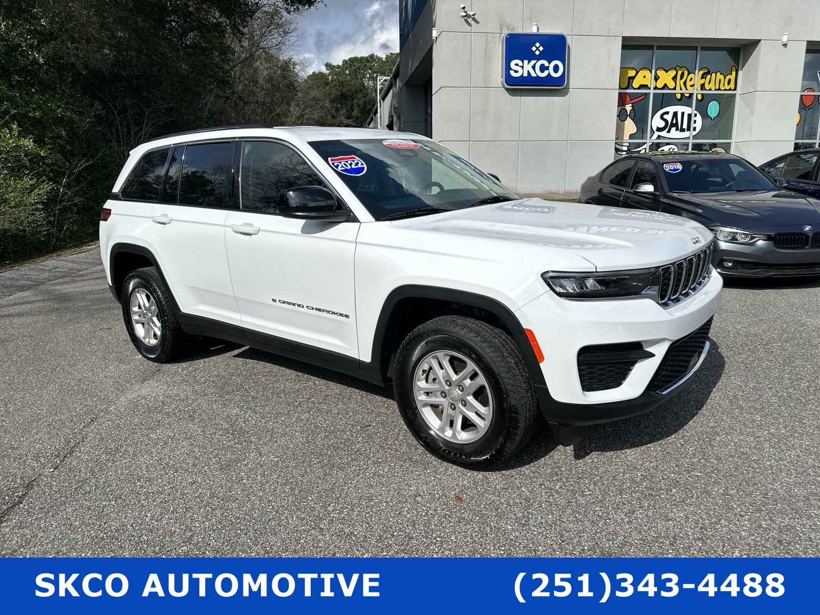 Used 2022 Jeep Grand Cherokee Laredo AWD/4WD image 7