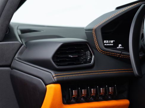 Used 2016 Lamborghini Huracan LP 610-4 AWD/4WD image 40