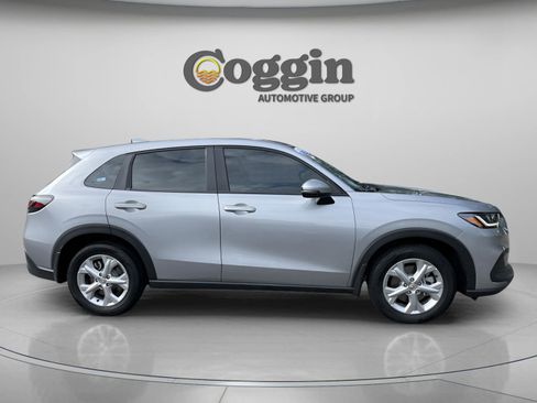 Certified 2023 Honda HR-V LX image 6