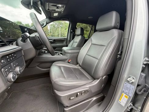 Used 2025 Chevrolet Tahoe Z71 AWD/4WD image 12