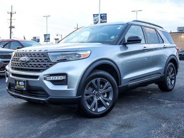 Certified 2022 Ford Explorer XLT w/ Equipment Group 202A AWD/4WD image 1