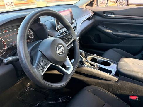 Certified 2024 Nissan Altima 2.5 SV FWD image 17