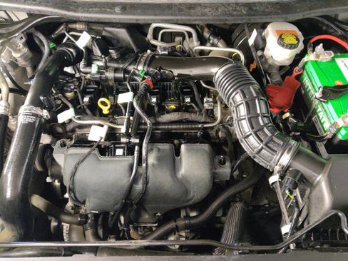 Used 2019 Ford Explorer XLT image 30