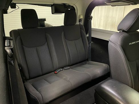 Used 2018 Jeep Wrangler Rubicon w/ Power Convenience Group image 13