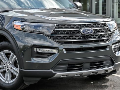 Certified 2023 Ford Explorer XLT w/ Equipment Group 202A AWD/4WD image 2