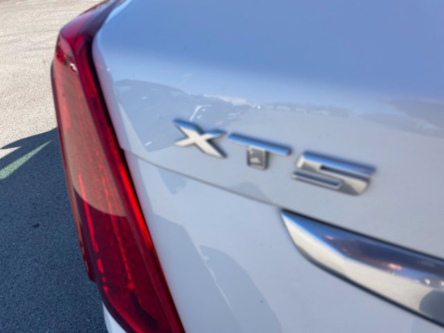 Used 2018 Cadillac XT5 Luxury w/ Driver Awareness Package AWD/4WD image 9