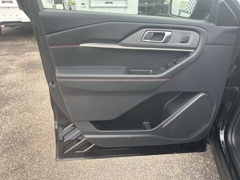 Used 2025 Ford Explorer ST-Line w/ Premium Package image 11