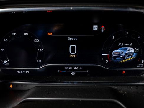 Used 2023 GMC Yukon AT4 image 16