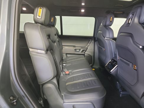 Used 2022 Rivian R1S Launch Edition AWD/4WD image 23