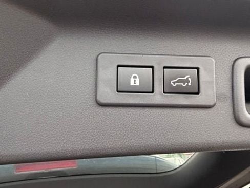 Used 2025 Subaru Forester Premium w/ Convenience Package #2 AWD/4WD image 14