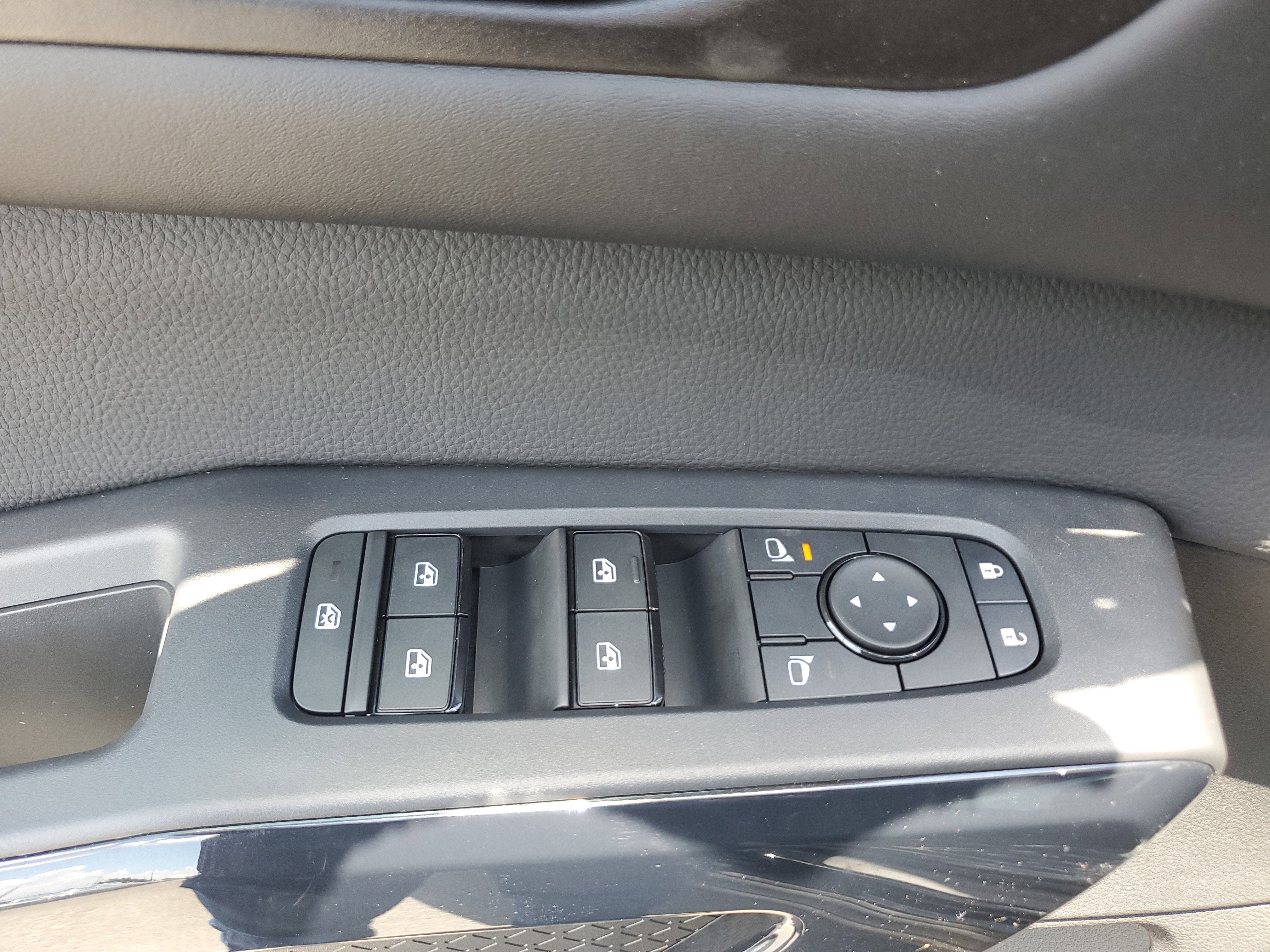New 2025 Nissan Pathfinder S AWD/4WD image 14