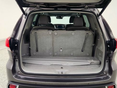 Used 2018 Toyota Highlander Limited Platinum AWD/4WD image 22
