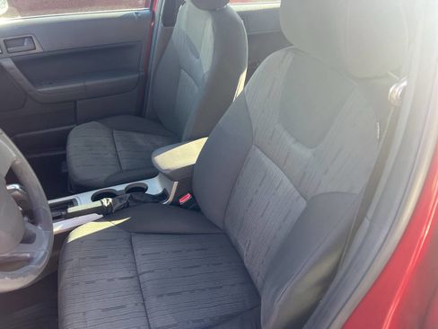 Used 2009 Ford Focus SE image 10