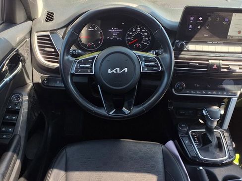 Used 2022 Kia Seltos EX AWD/4WD image 4