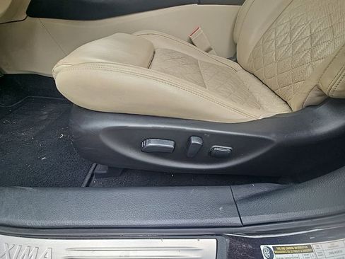 Used 2016 Nissan Maxima Platinum FWD image 9