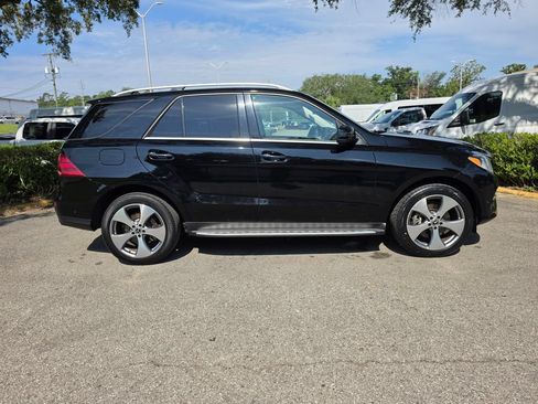 Used 2019 Mercedes-Benz GLE 400 4MATIC image 4