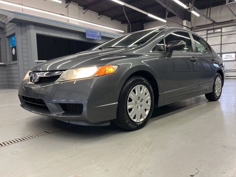 Used 2011 Honda Civic DX-VP image 3