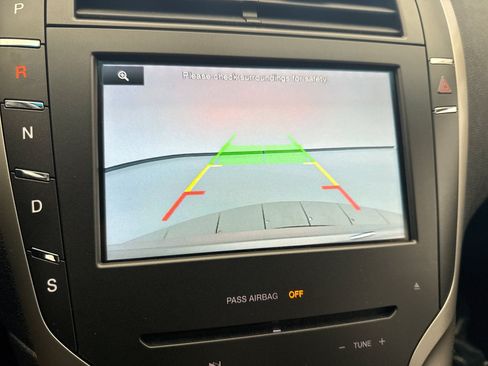 Used 2016 Lincoln MKZ FWD image 15