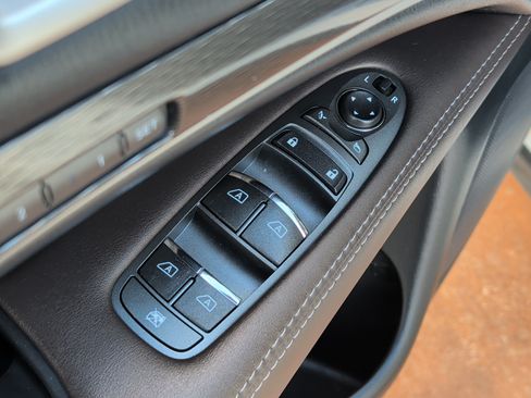 Used 2020 INFINITI QX60 Luxe w/ Essential Package FWD image 9
