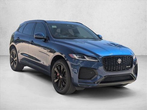 Used 2022 Jaguar F-PACE R-Dynamic S image 3