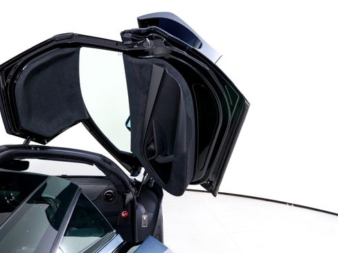 Used 2025 McLaren 750S image 18