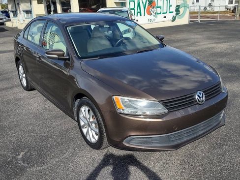 Used 2012 Volkswagen Jetta SE image 3