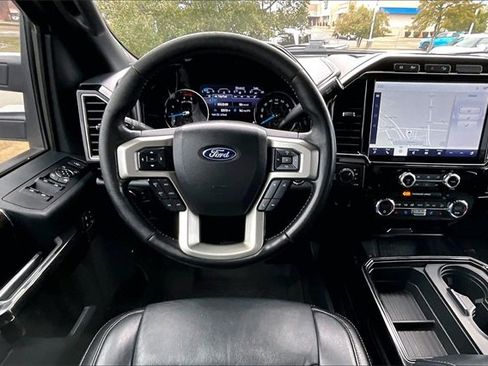 Used 2022 Ford F250 Lariat w/ Black Appearance Package image 8