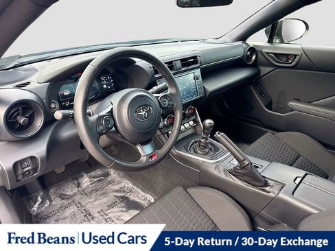 Used 2022 Toyota GR86 w/ ALL Weather Mat Package (TMS) image 9