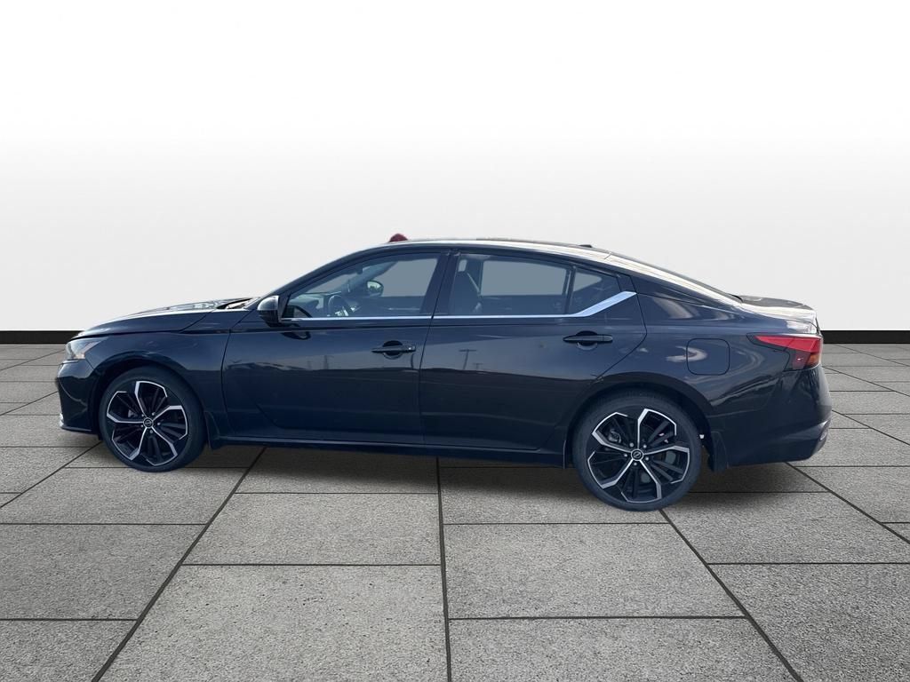 Used 2023 Nissan Altima 2.5 SR w/ SR Premium Package AWD/4WD image 8