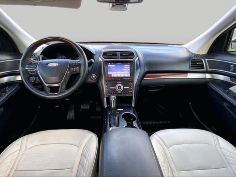 Used 2019 Ford Explorer Platinum AWD/4WD image 16