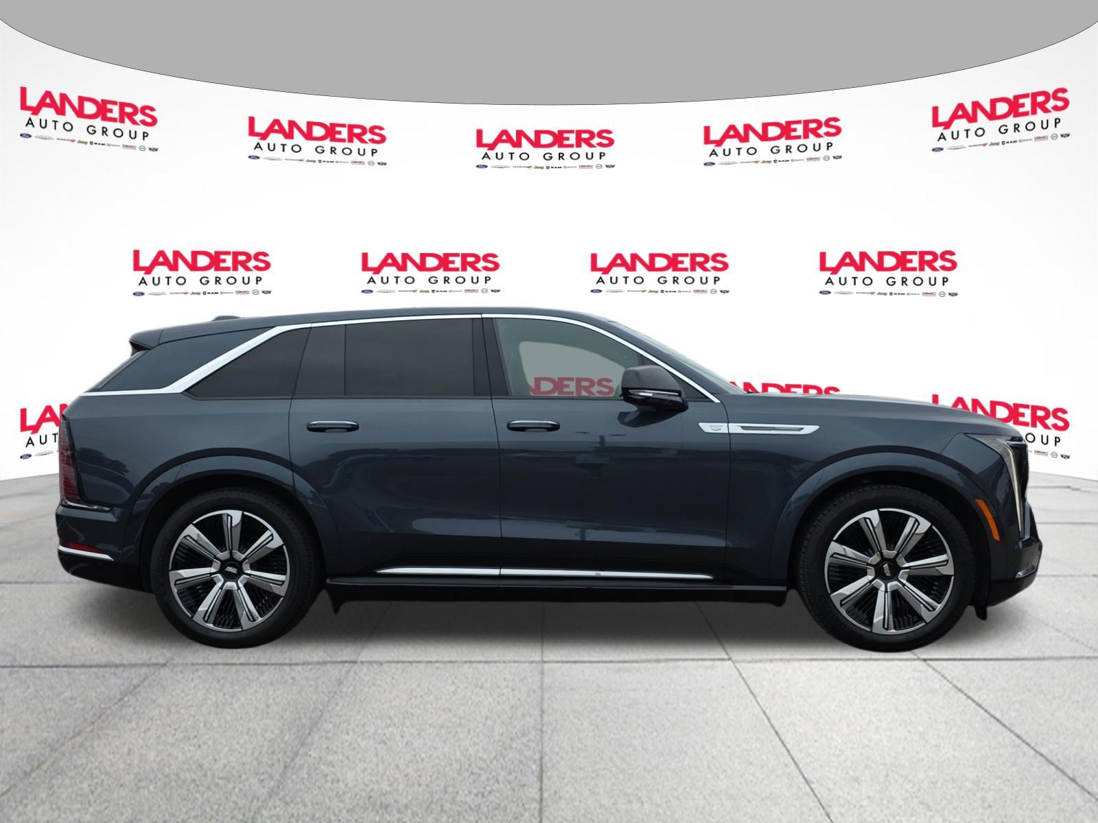 Used 2025 Cadillac Escalade IQ Luxury 2 w/ LPO, Premium Carpet Package AWD/4WD image 2
