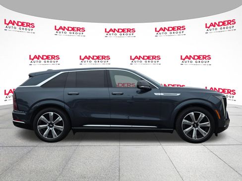 Used 2025 Cadillac Escalade IQ Luxury 2 w/ LPO, Premium Carpet Package AWD/4WD image 2