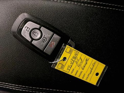 Used 2025 Ford Escape Active AWD/4WD image 11