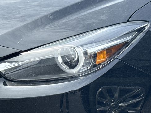 Used 2018 MAZDA MAZDA3 Grand Touring w/ Premium Equipment Package image 5